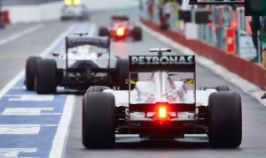 pit-lane-mercedes-canada-2013[1]