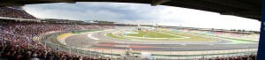 800px-Panorama_Hockenheim_DTM_2008[1]