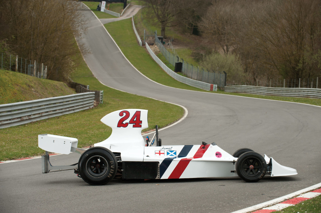 1974-Hesketh-308-Formula-One-James-Hunt-4[1]