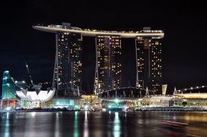 Marina_bay_sands_night_skypark_2010[1]