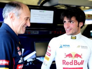 franz-tost-con-carlos-sainz-seguimos-con-la-tradicion-de-jovenes-pilotos[1]