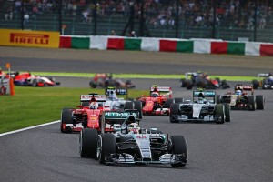 f1-japanese-gp-2015-lewis-hamilton-mercedes-amg-f1-w06-leads-at-the-start-of-the-race[1]