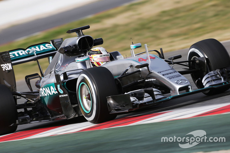 f1-barcelona-february-testing-2016-lewis-hamilton-mercedes-amg-f1-team-w07