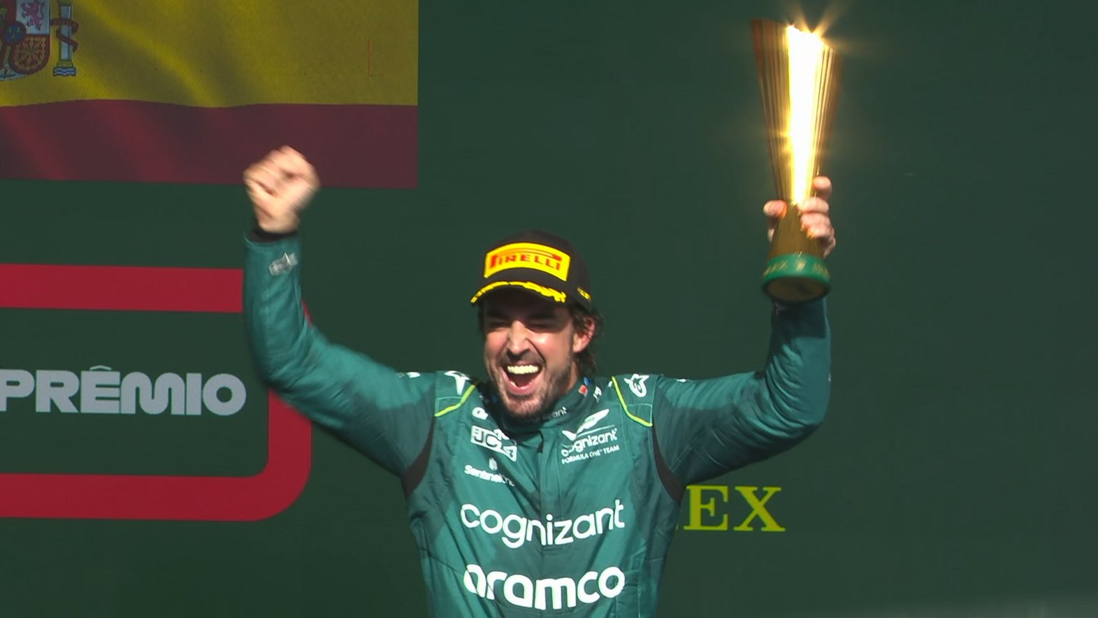 Final épico en una lucha cuerpo a cuerpo entre Checo y Alonso y llegada con photo-finish / Previo F1 GP Brasil – Vídeo