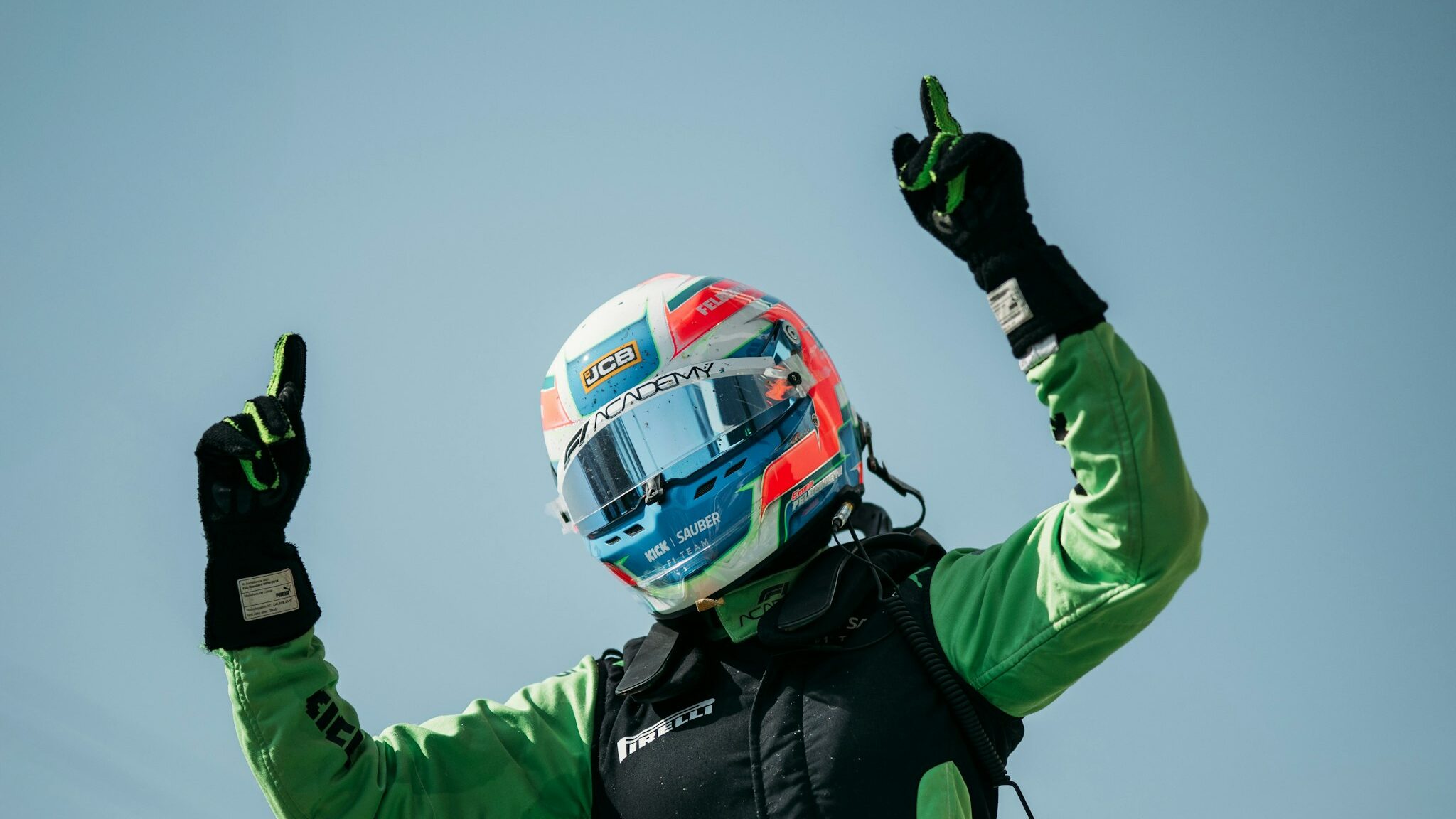 Emma Felbermayr le roba la cartera a todas en la última vuelta / F1 Academy Carrera 2