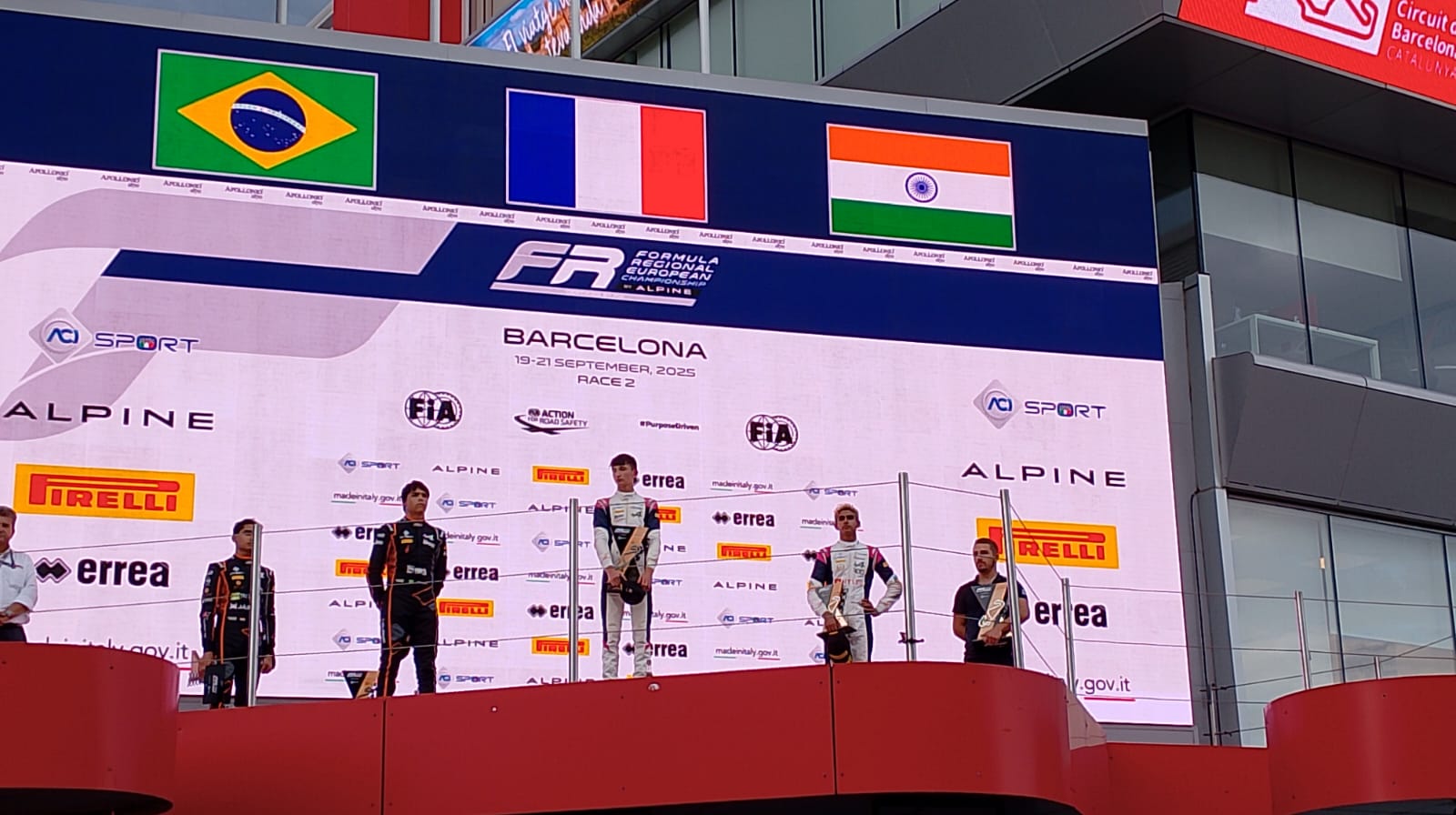 Deligny gana en una carrera monótona con error final de Slater | Crónica carrera FRECA 2
