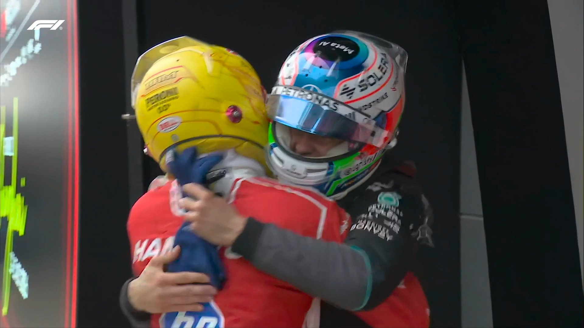 Emocionante las lágrimas de Antonelli tras ganar en China y no menos ver a Hamilton que está de vuelta