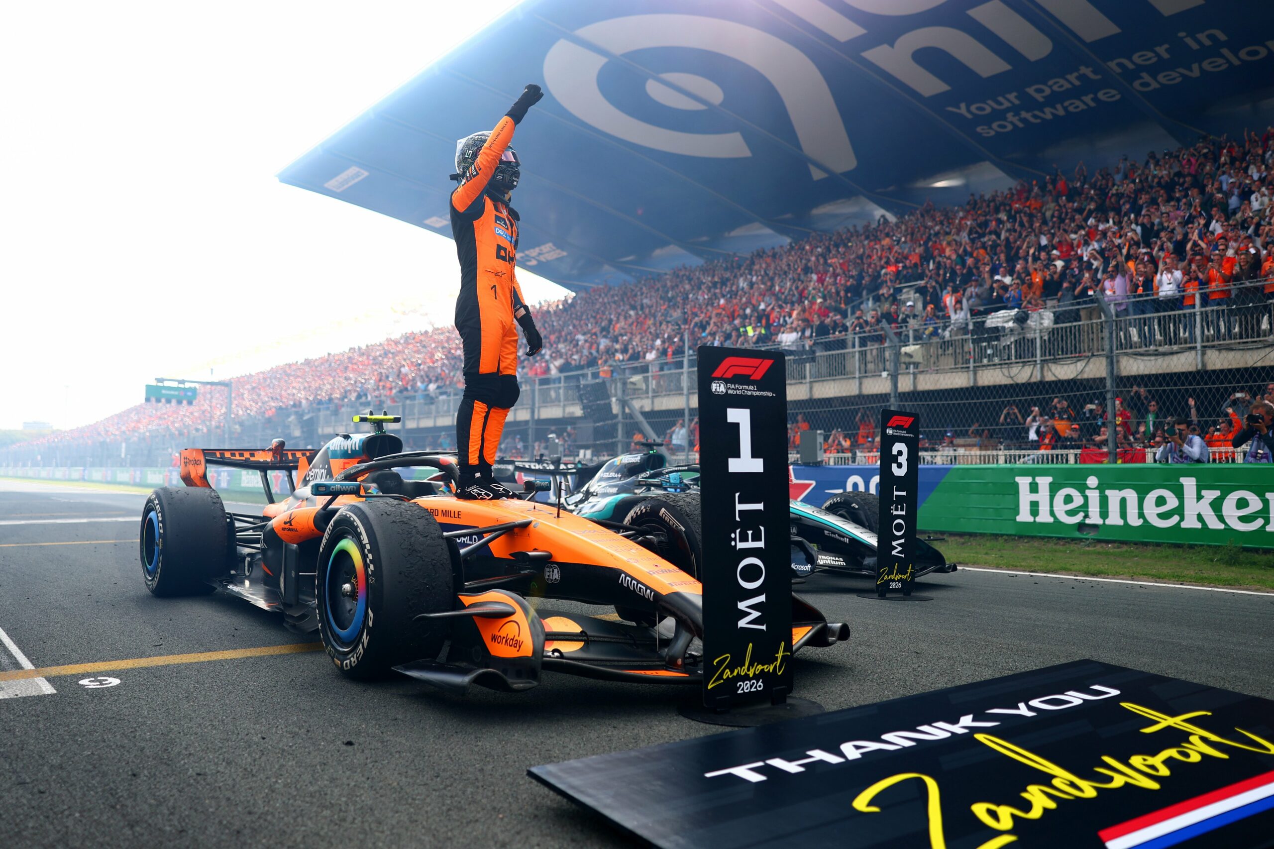 Recital de Norris, exhibición de Fernando y accidente fortísimo de Verstappen en su circuito de Zandvoort
