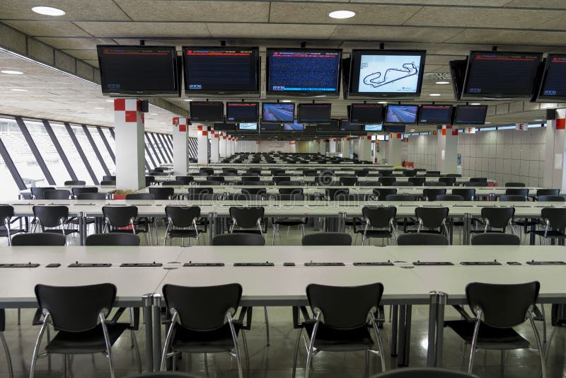 F1 en estado puro se amplia y busca nuevos redactores e informáticos